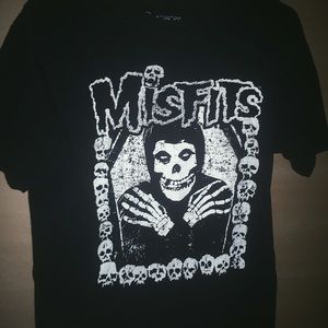 MISFIT BAND TEE